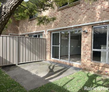 Modern 3 Bedroom Townhouse! - Photo 5