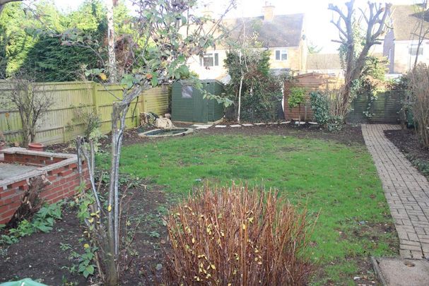 4 bedroom semi-detached house to rent - Photo 1