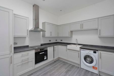 3 bedroom flat to rent - Photo 5