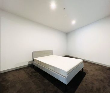 Unfurnished 2 Bedroom Stunner at a Perfect Location! - Photo 2