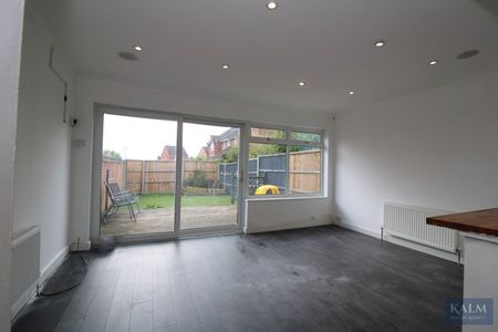 Trajan Gate, Stevenage, Hertfordshire - Photo 2