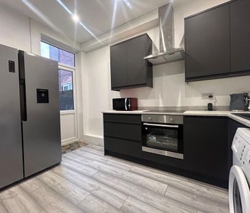 1 bedroom in a house share to rent - Photo 2