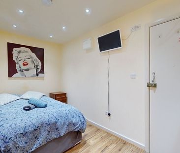 Studio Flat, High Road, NW10 - Photo 2