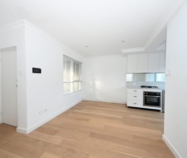 Easy Living With Refreshing Style! - Photo 4