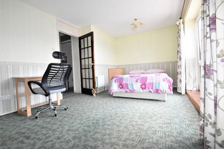 3 bedroom apartment to rent - Photo 5