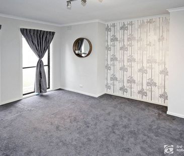 2 Bedroom Unit in the Heart of Cranbourne! - Photo 4