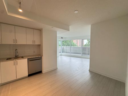 For Lease - 4010 Eglinton Avenue Unit# 502, Toronto, Ontario - Photo 4