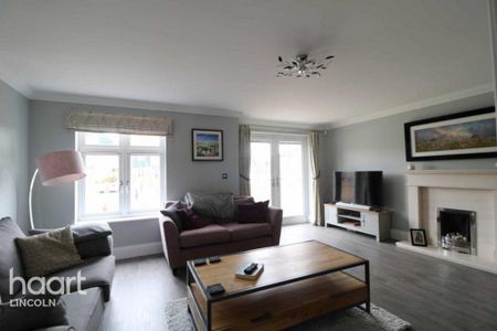 3 bedroom terraced house to rent - Photo 4
