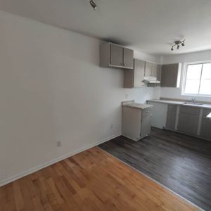 4 ½, 2 Chambres, Centre-sud, Près UQAM - Photo 2
