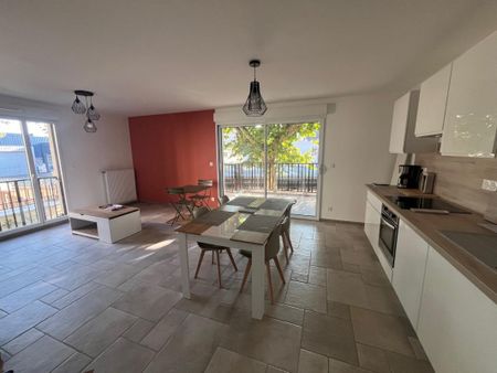Location Appartement 2 pièces Meublé 53m² NEUVILLE SUR SAONE 69250 - Photo 2