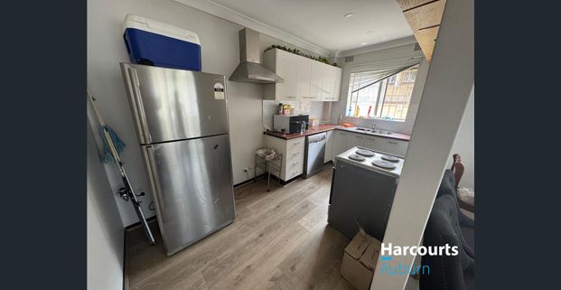 2 BEDROOM GROUND FLOOR UNIT FOR LEASE - Photo 1