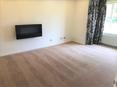 4 bedroom detached house to rent - Photo 2