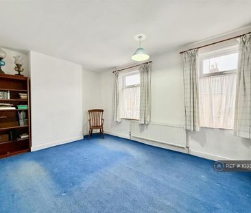 4 bedroom terraced house to rent - Photo 2