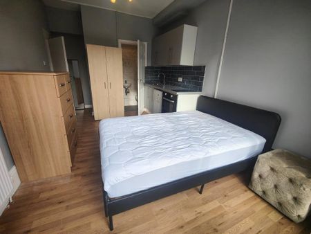 Studio to rent - Photo 3