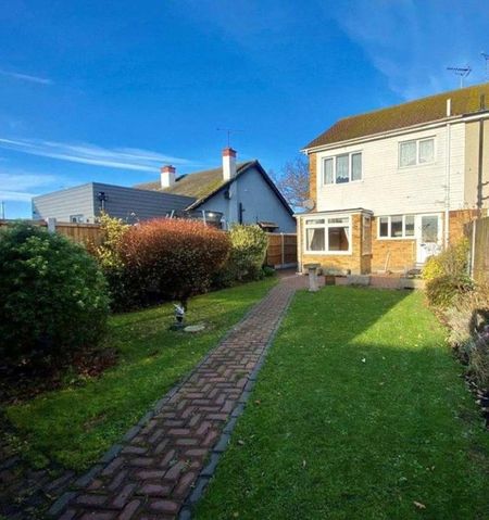 Snakes Lane, Southend-on-sea, Essex, SS2 - Photo 3