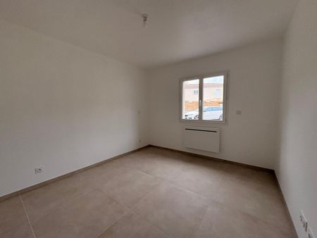 Location Maison 4 pièces 90m² AUBENAS 07200 - Photo 4