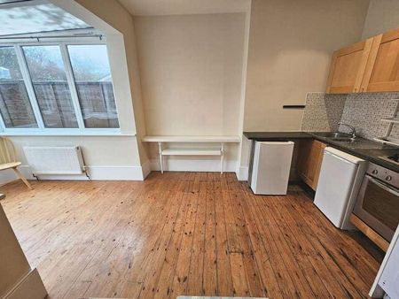 Hale Lane, Mill Hill, NW7 - Photo 5