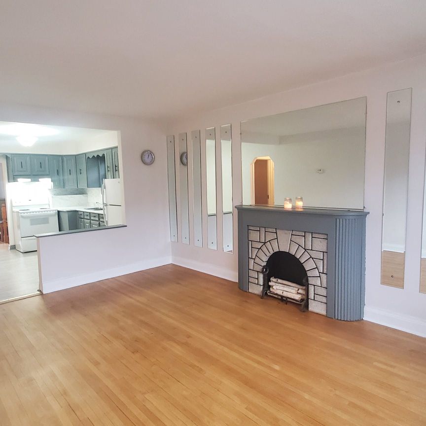 For Lease - 304 Linsmore Crescent, Toronto, Ontario - Photo 1