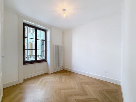 4-room apartment in a historic building - Photo 5