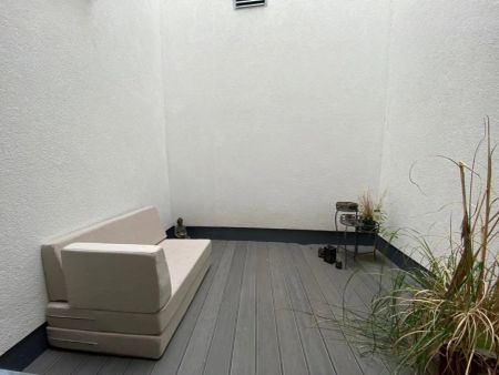 Einzigartige 2-Zimmer-Wohnung in top renoviertem Altbau mit Terrasse + Balkon und möblierter Küche im Stadtzentrum von Schärding - Foto 2