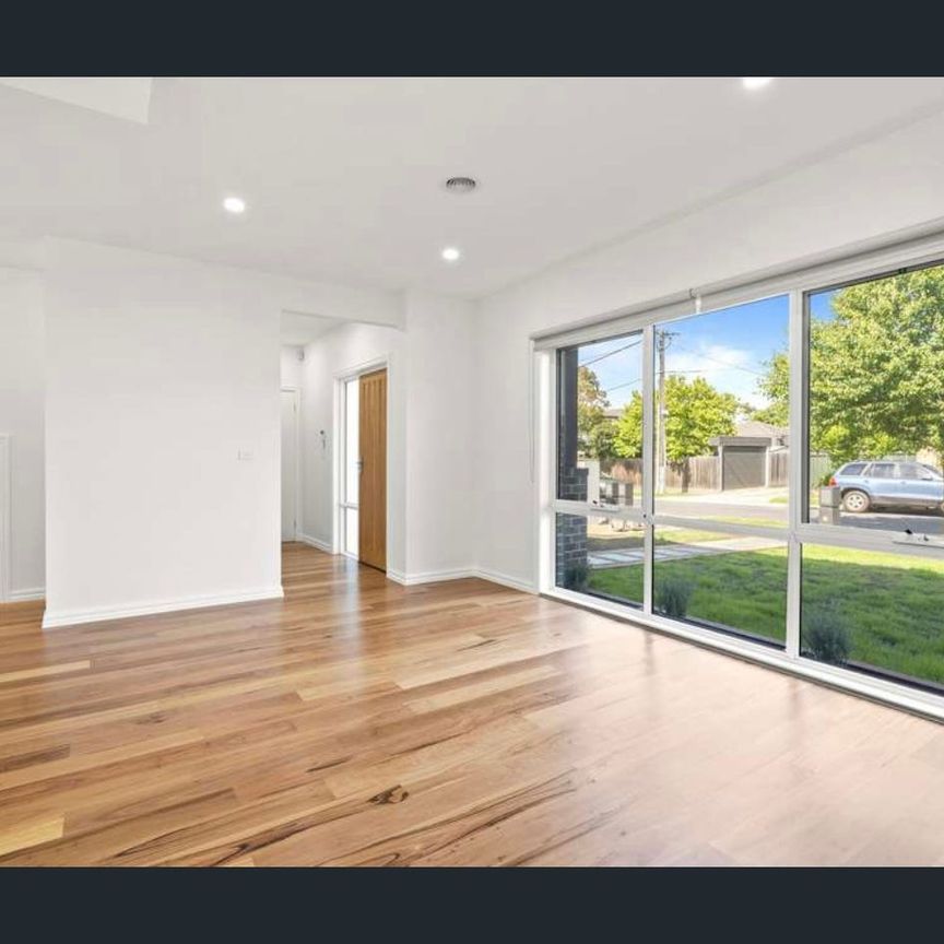 24 month old,, very clean - Photo 1