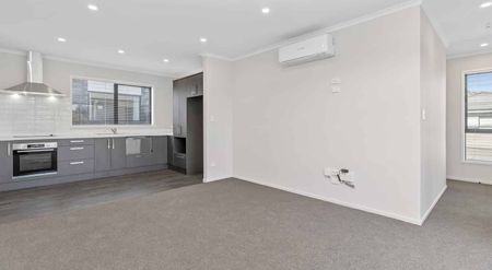 Spacious townhouse, great location! - Photo 5