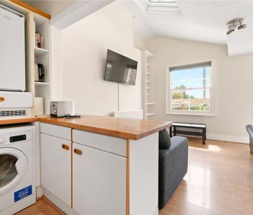 Studio to rent - Photo 2