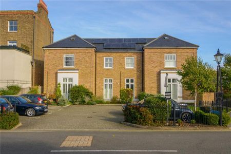 3 bedroom apartment to rent - Photo 2