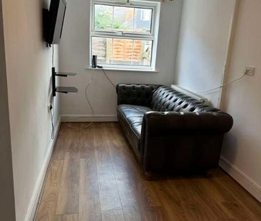 Manor Street // Spare Rooms Available Now, NG7 - Photo 1