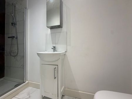 Church Road, Ashford, Surrey,TW15 - Photo 5