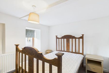 2 bedroom terraced house to rent - Photo 4