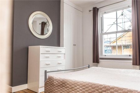 5 bedroom semi-detached house to rent - Photo 2