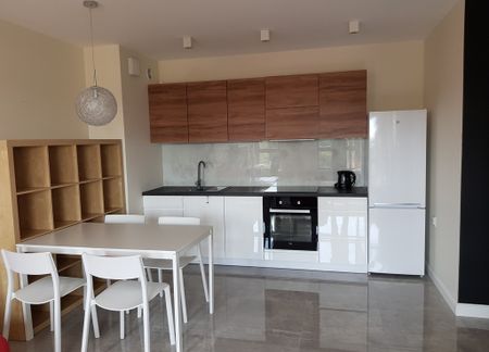 Komfortowy apartament z miejscem postojowym - Photo 3