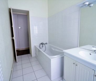 Location Appartement 5 pièces 133m² NEVERS 58000 - Photo 5
