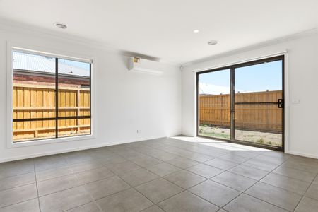 HOME FOR RENT IN THORNHILL PARK - Photo 2