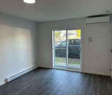 Beau 3 1/2 - Libre immédiatement - Air climatisé - Photo 4