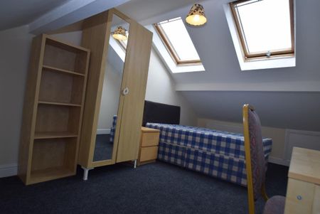 6 bedroom terraced house to rent - Photo 4