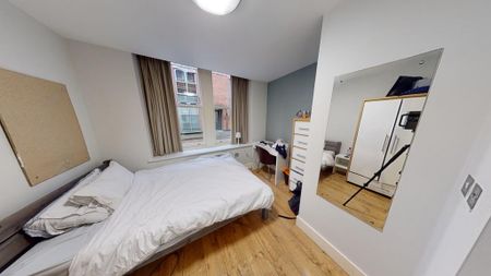 5 bedroom flat to rent - Photo 4