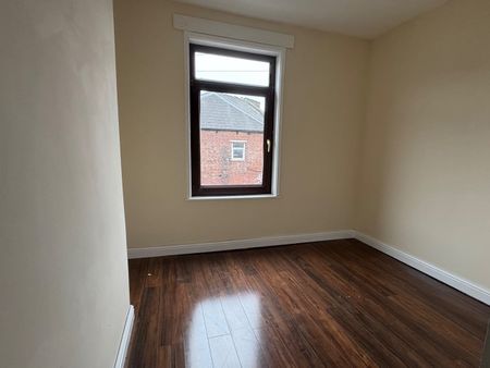 3 Bed Terraced House, Robinson Road, S2 - Photo 2