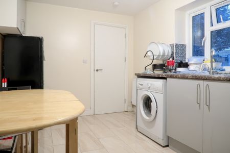 RM4 Pekin Close | Poplar | London | E14 6HA - Photo 4