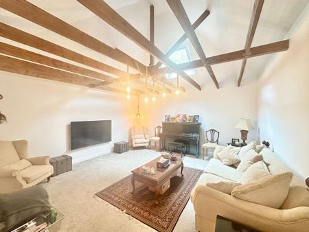 4 bedroom detached house to rent - Photo 3