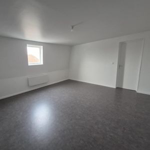 Location Appartement 2 pièces 60m² AIRE SUR LA LYS 62120 - Photo 2