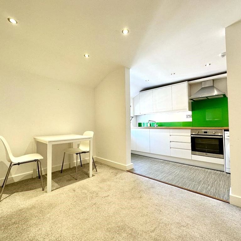2 bedroom apartment to rent - Photo 1