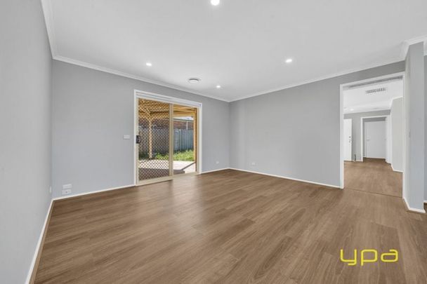 2 Buckley Way, Lynbrook - Photo 1