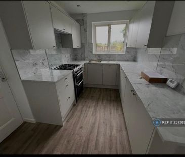 2 bedroom end of terrace house to rent - Photo 4