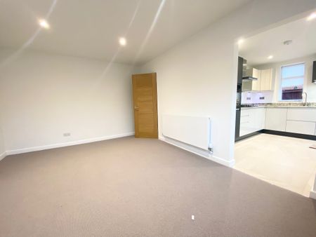 2 Bedroom Maisonette – TO LET – Pinner HA5 - Photo 4