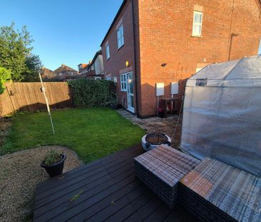 2 bedroom semi-detached house to rent - Photo 6