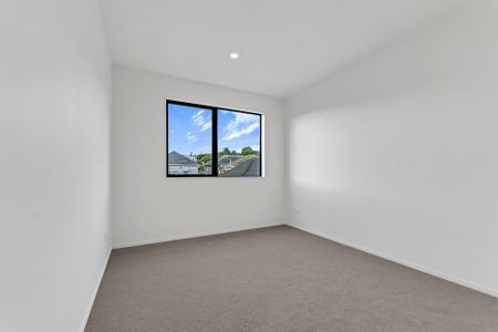 Modern 3BR Townhouse in Hillpark - Photo 4