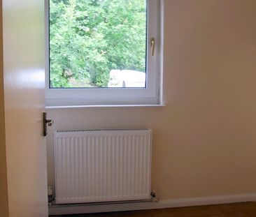 Well Presented Two Bedroom Apartment to Let in Thorplands - Photo 1