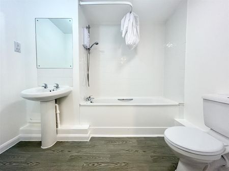 1 Bedroom Flat To Let - Photo 4